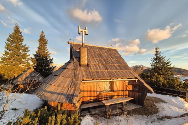 Terrazza di Koča Kamrica sulla Velika planina