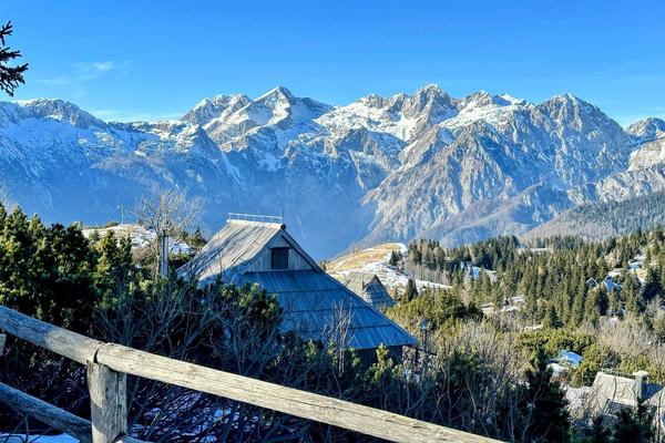 Vista sulle Alpi di Kamnik e della Savinja dalla Velika planina